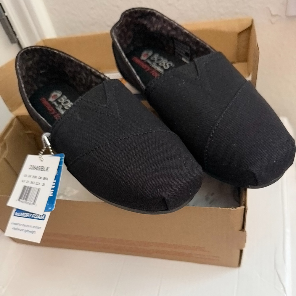 BOBS from Skechers Black Flats NWT